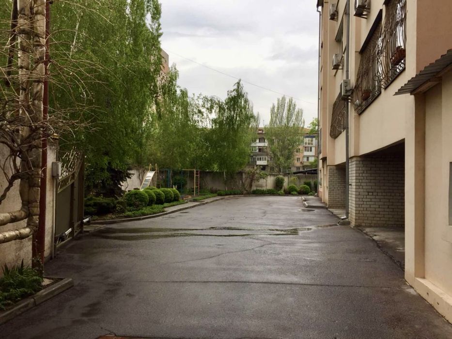 Оренда великогабаритної квартири  124 м.кв, у  Центрі, вул. Садова