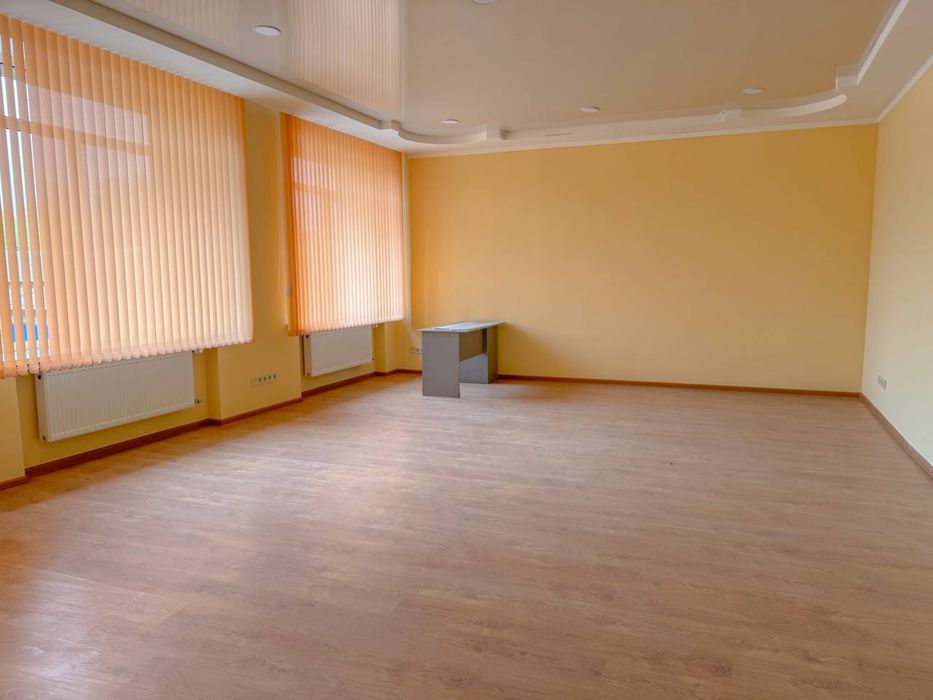 Здам офіси від 3000 грн плюс світло, район ЗАЗ