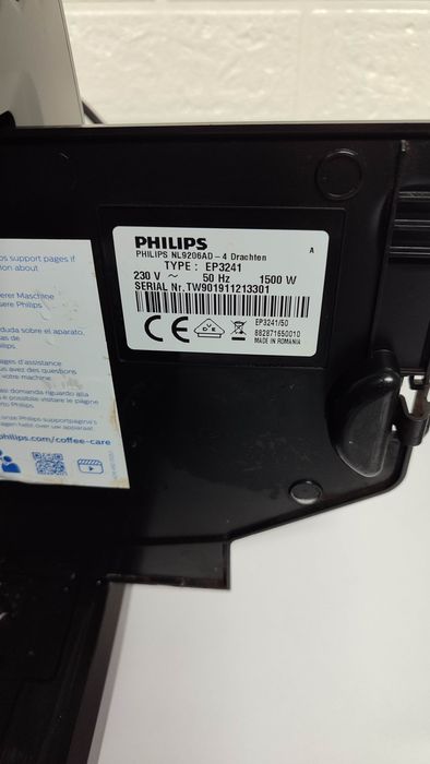 Кавомашина Philips LatteGo EP3241