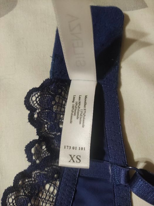 Бюстгальтер без чашки