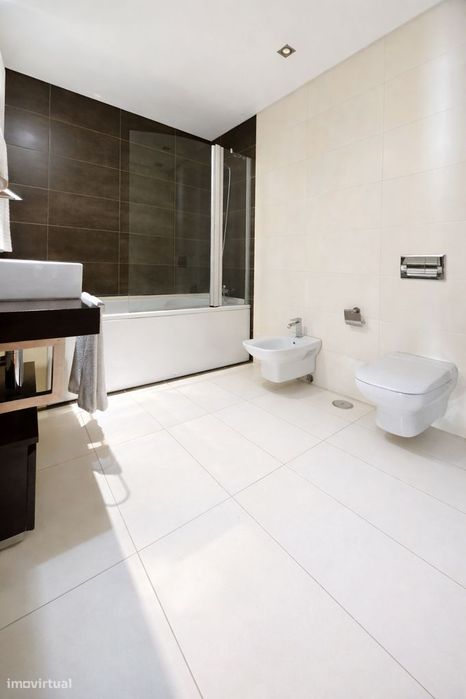 T2 com Box de 32,85 m² e Arrecadação de 19,60 m² com Piscina