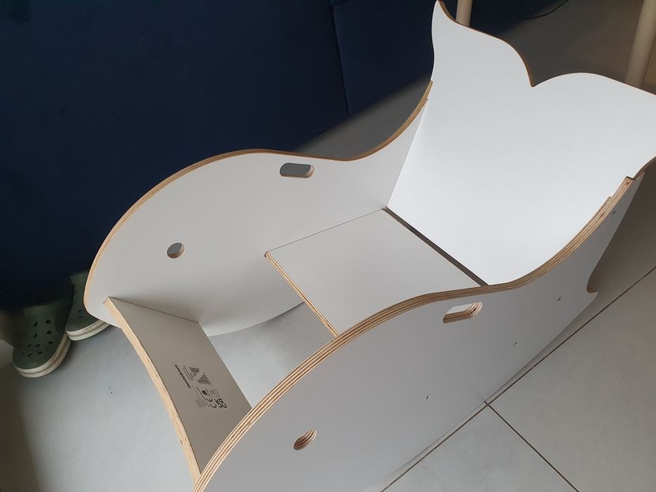 Drewniany bujak dla dzieci w kształcie wieloryba