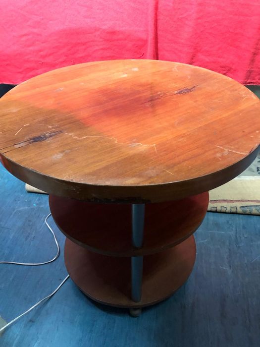 Vários móveis antigos