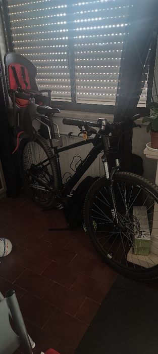 Bicicleta com cadeirinha