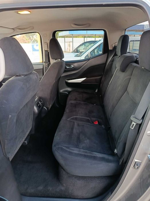 Nissan Navara NP 300 5 lugares