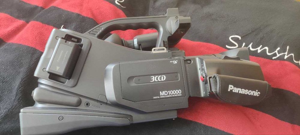 Відеокамера Panasonic NV-MD10000