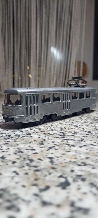 Tatra T3SU металл трёх дверная м-т № 18 цвет серый металлик