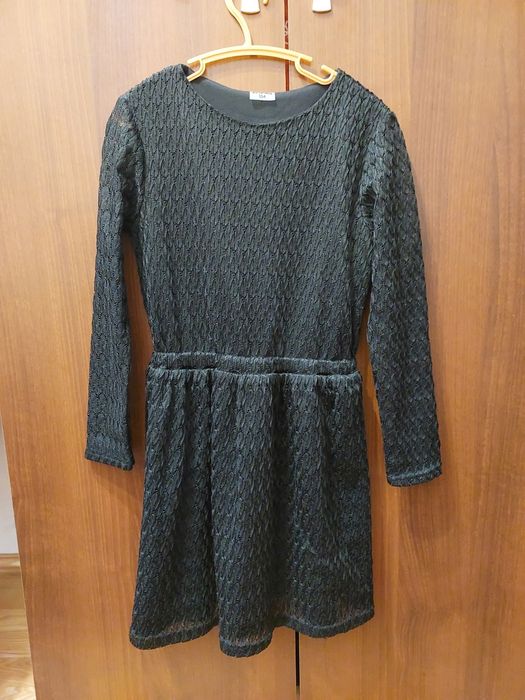 Дуже гарна сукня на дівчинку