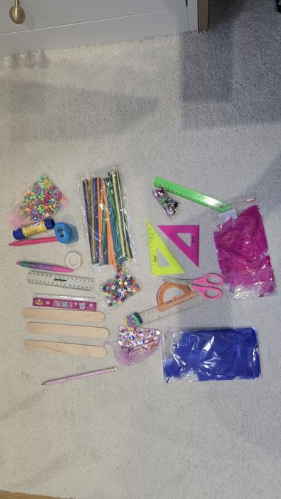 Zestaw przyborów dla dziewczynki