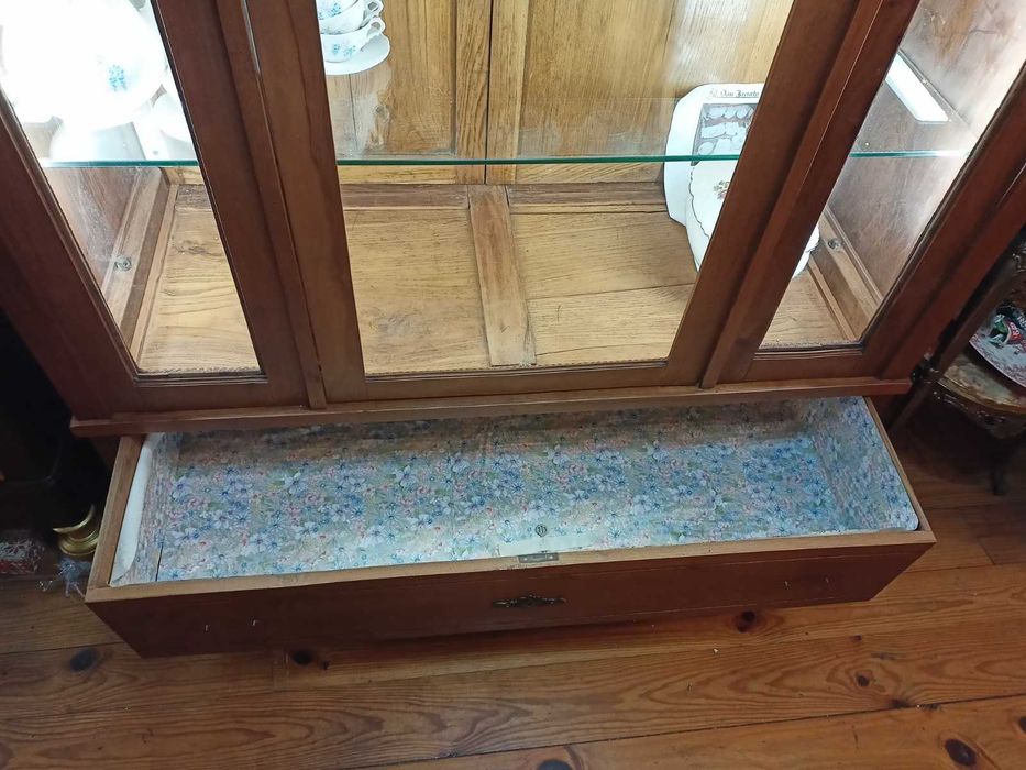 Armário Vitrine 4
