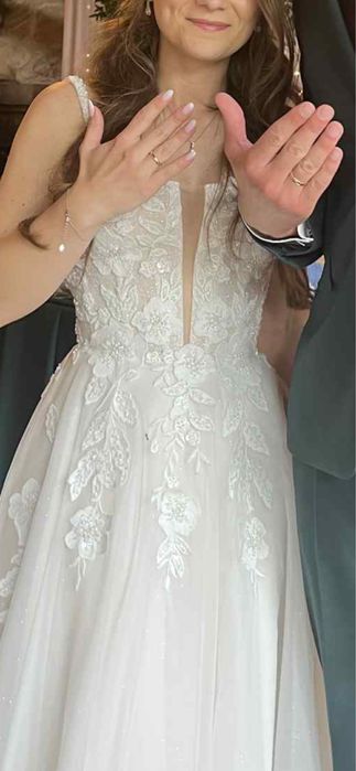 Suknia ślubna i welon Avenue22