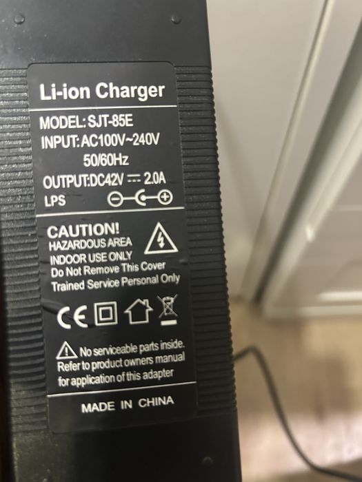 Carregador 42V 2A Trotinete Elétrica (Xiaomi, Ninebot, etc.) – Usado