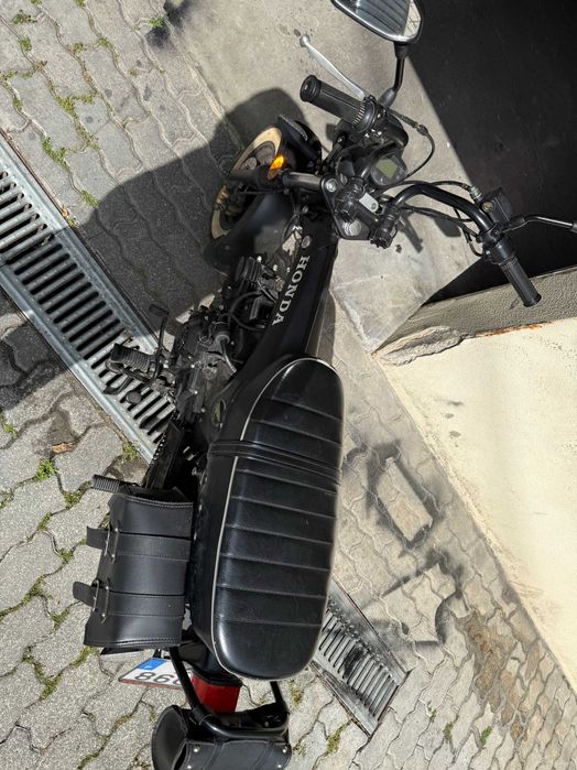 Honda DAX 125 ( réplica ) 1000Km ainda a fazer rodagem , ótima para passeios , condução ótima e muito maneirinha .