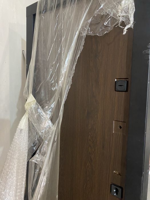 Вхідні двері броньовані