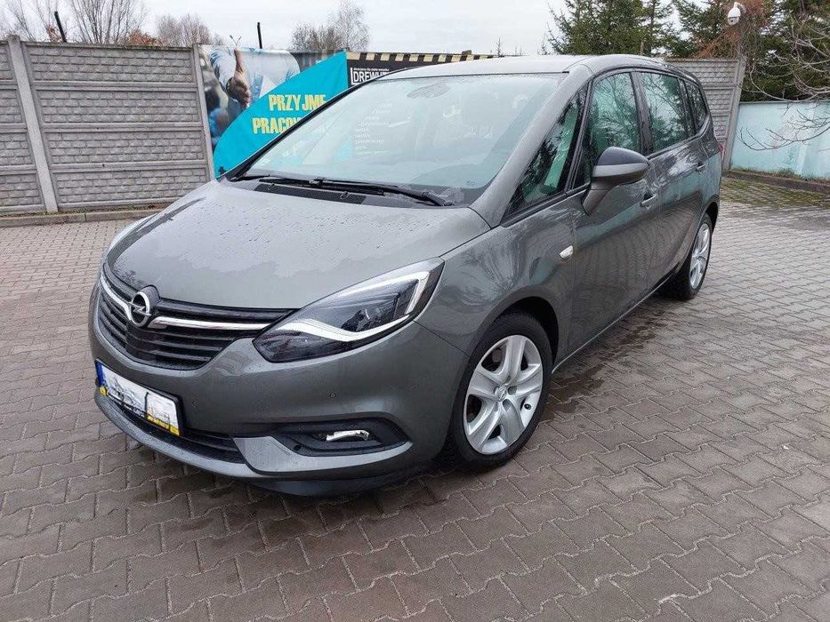 Wypożyczalnia wynajem samochodów Opel zafira C FL 2018 rok Automat