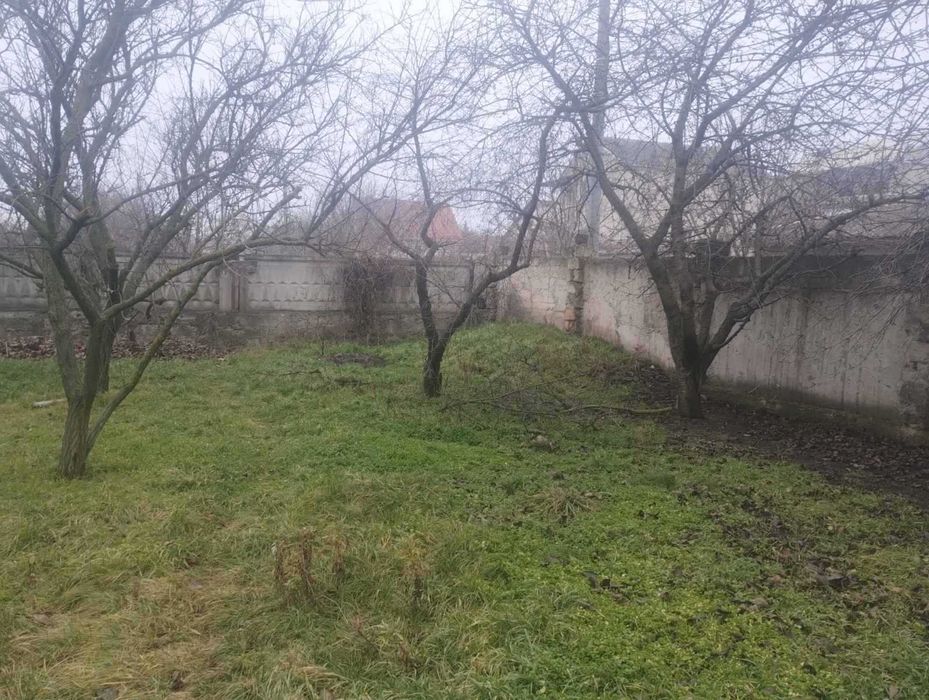 Участок на Слободке 8 соток. Фасад. правильная форма