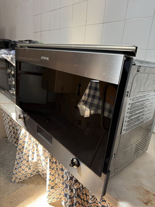 Micro-ondas Smeg de Encastrar | Excelente Estado