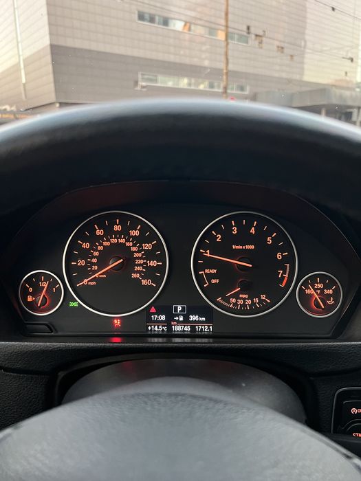 BMW 3 F30 2013 2.0 Бензин Автомат 189000 км