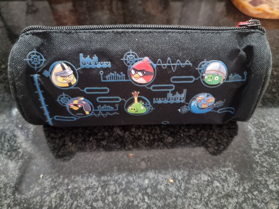 Mochila + estojo Angry Birds
