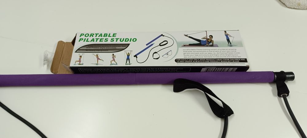 Acessório de ginásio para pilates com elástico . Novo.