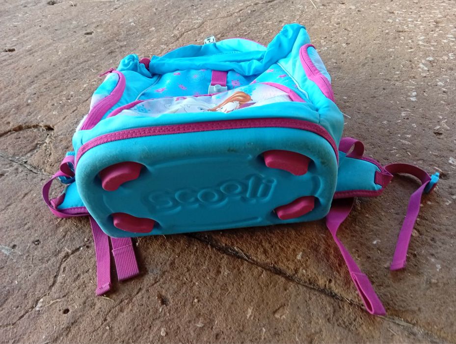 Vende se mochila para criancas