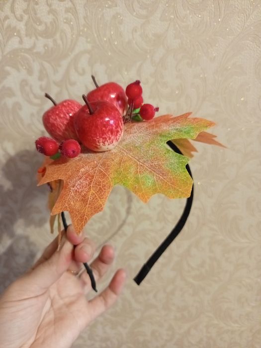 Обруч яблучко для дівчинки на свято