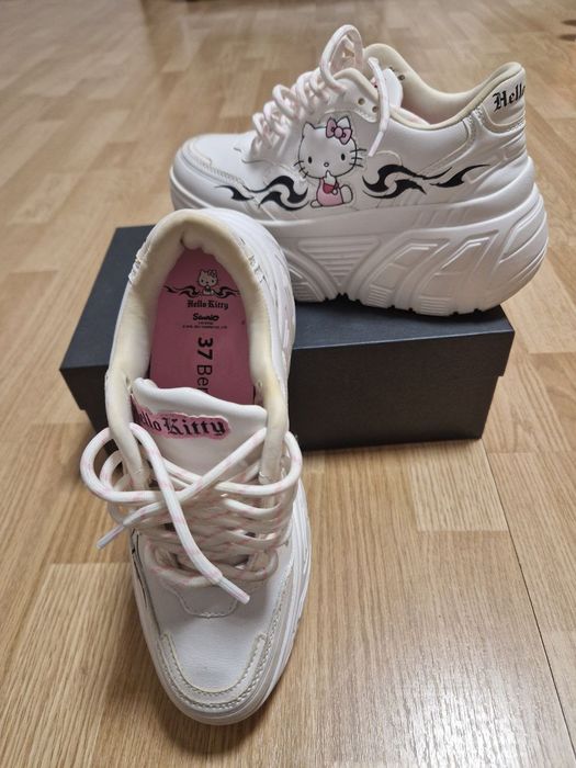 Кросівки жіночі cropp