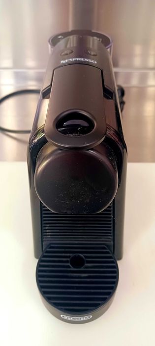 Maquina de cafe De Longhi Essenza Mini EN85.B Semi-auto Capsule Nespresso 0.6 L