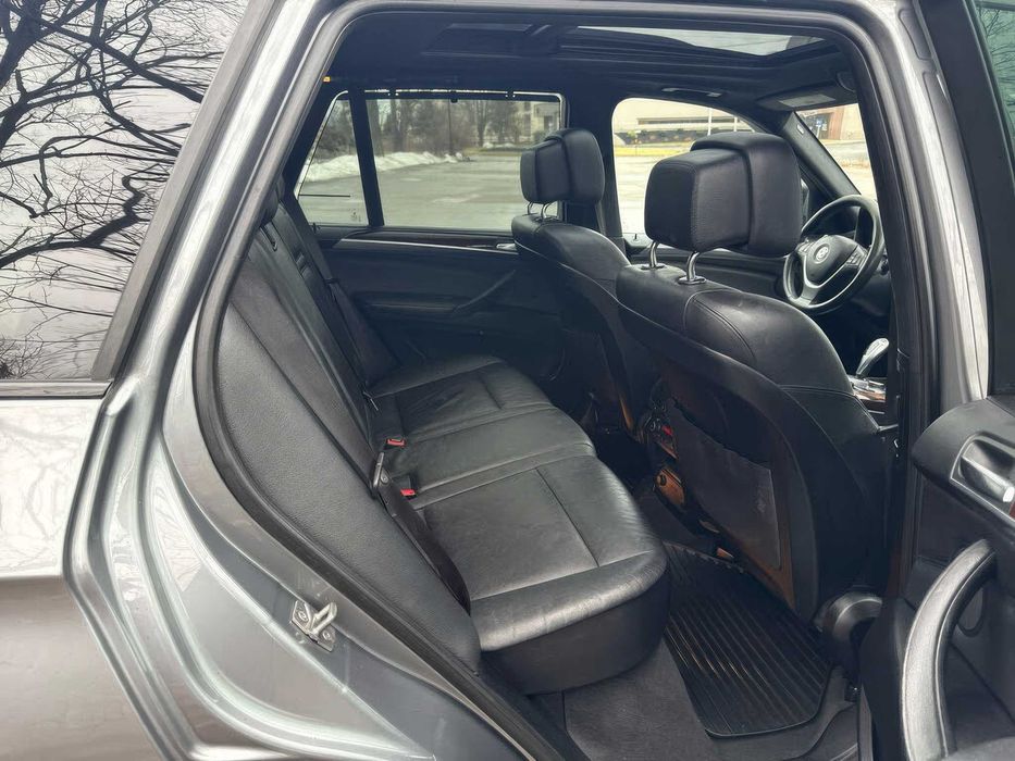 BMW X5 xDrive35i      2013