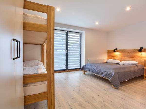 Sielska chata -Apartamenty ,pokoje z łazienkami balia z jacuzzi