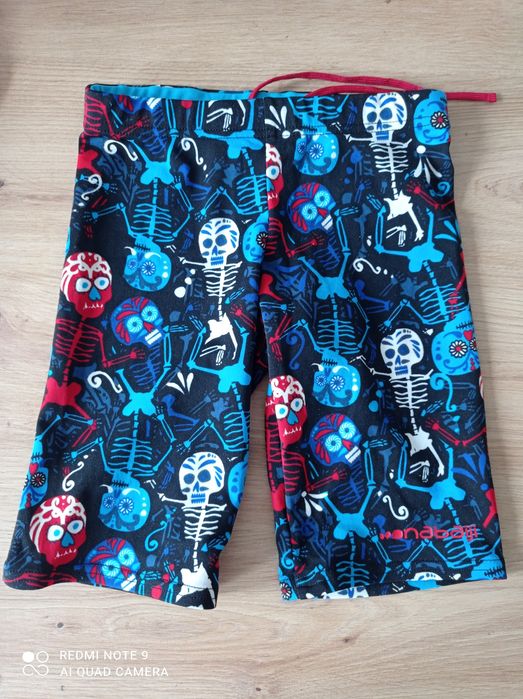 Decathlon kąpielówki spodenki kąpielowe rozm. 133-142 cm na ok 10 lat