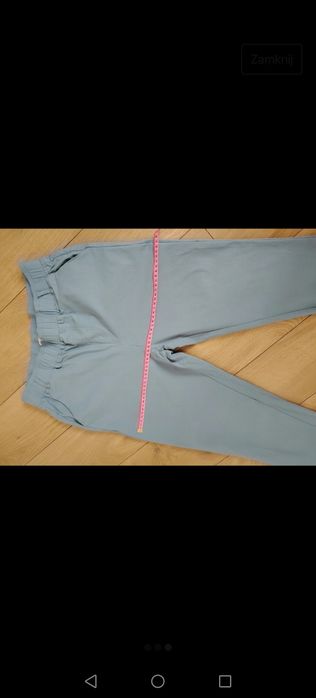 Spodnie chinosy.