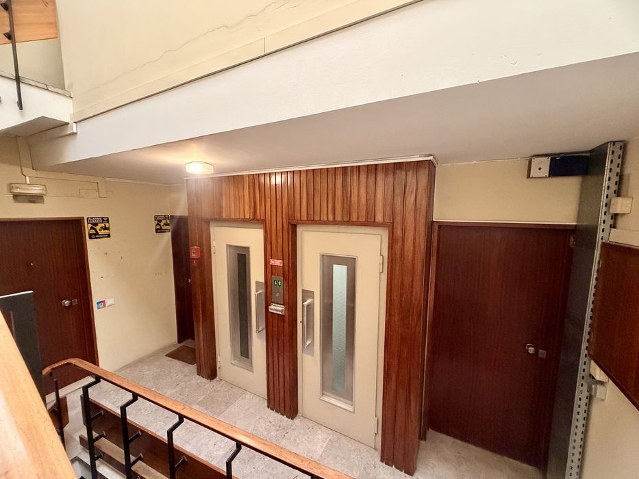 Aluga escritorio (zona Marquês de Pombal) 140 m2
