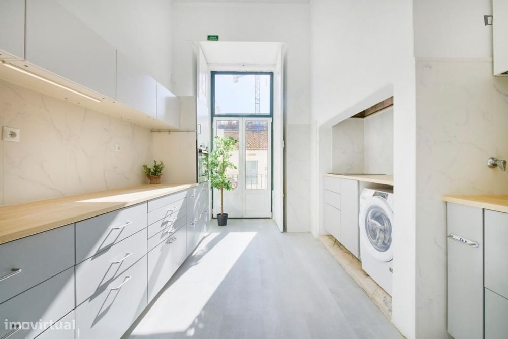 Quarto - localizado em Santos Lisbon