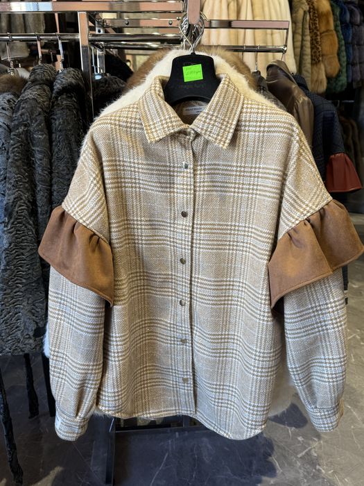 Неймовірна сорочка з рюшою, нова, 1599 грн