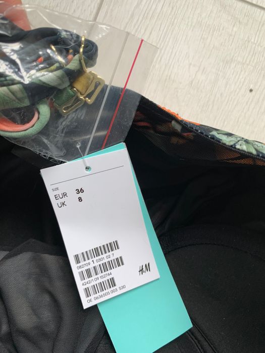 Шикарний скульптуруючий купальник щільний H&M , топ якість XS