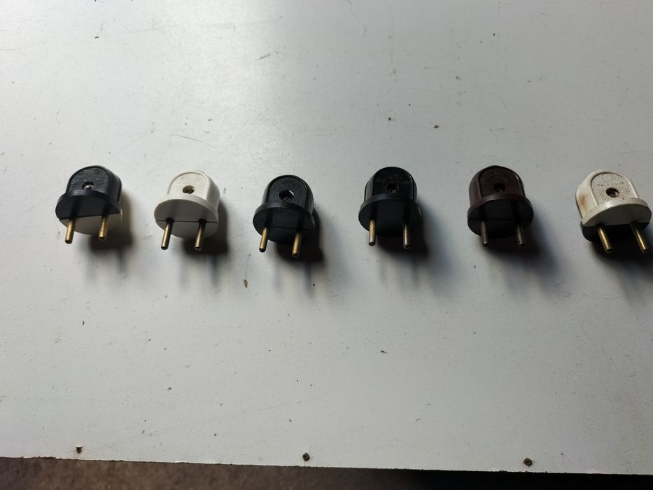 Stare wtyczki elektryczne