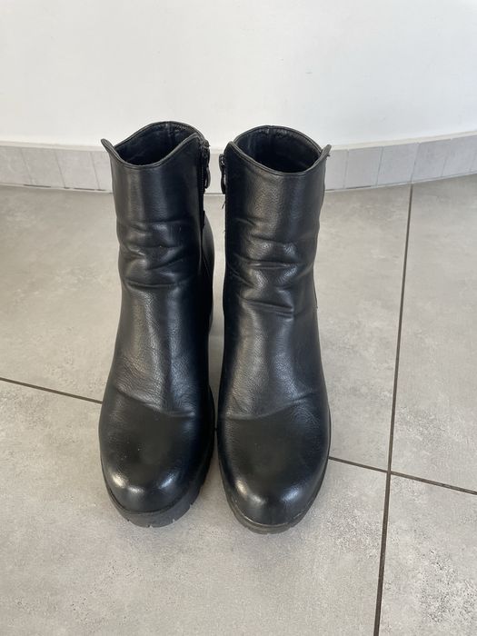 Buty botki na słupku roz . 41 + buty brązowe