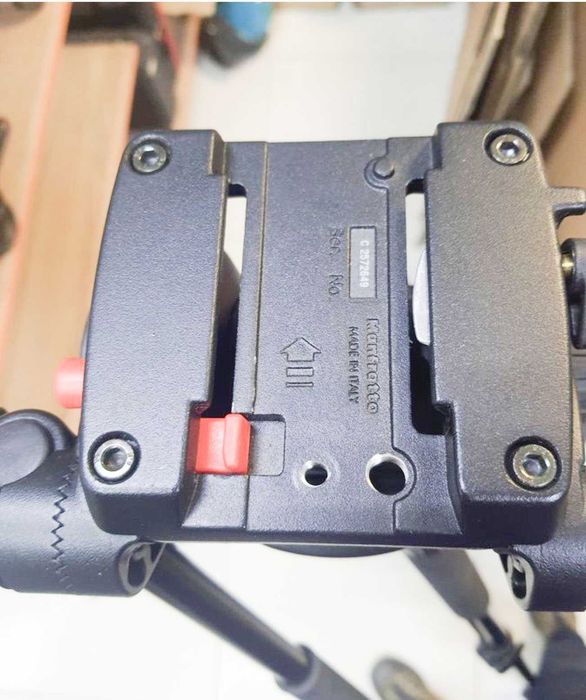 Штатив Manfrotto 055XPROB+Manfrotto 501HDV