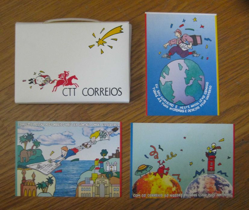 Bolsa / Carteira com 3 Bilhetes Postais sobre os Correios