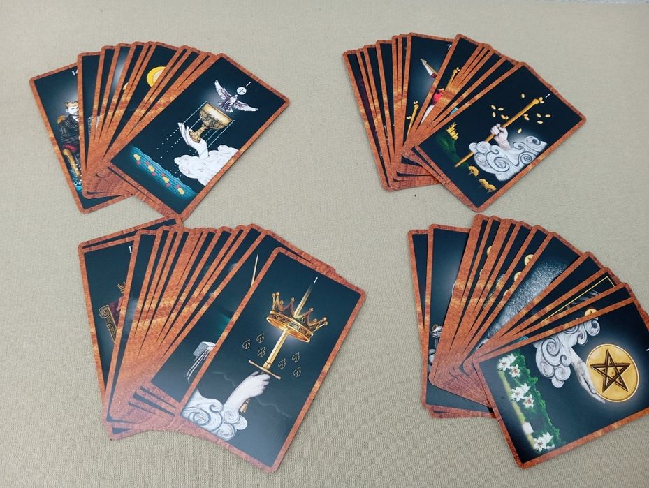 Tarot Dançando entre as sombras, Lo Scarabeo