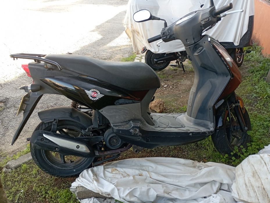Scooter  SYM a gasolina