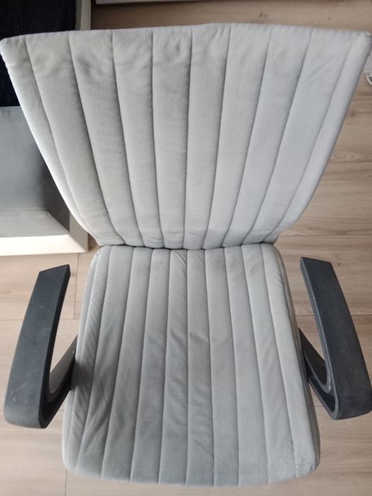 Fotel obrotowy welurowy