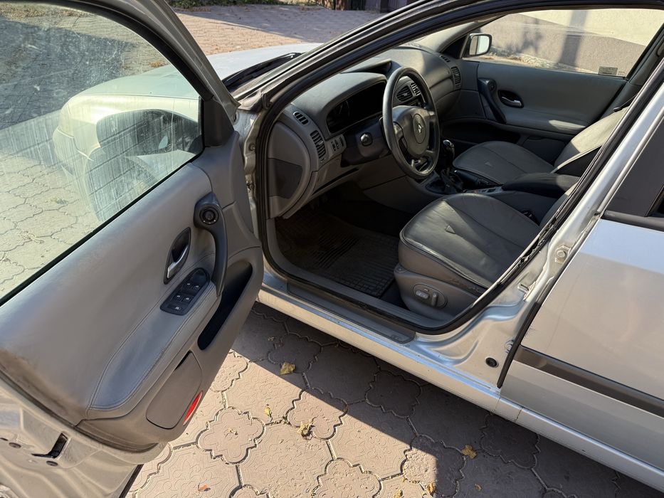 Renault Laguna. 2.0 Бензин. 2004 год. Автомат.