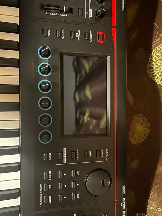 Piano/Sintetizador Roland FANTOM-08 com 88 Teclas Pesadas
