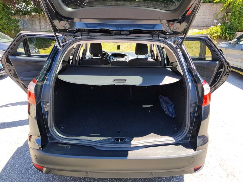 Vendo Ford Focus SW 1.6 gasóleo