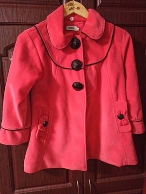 Теплое демисезонное пальто  Moschino