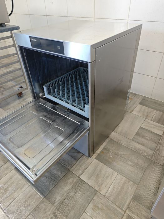 посудомийна машина професійна Miele PTD 703