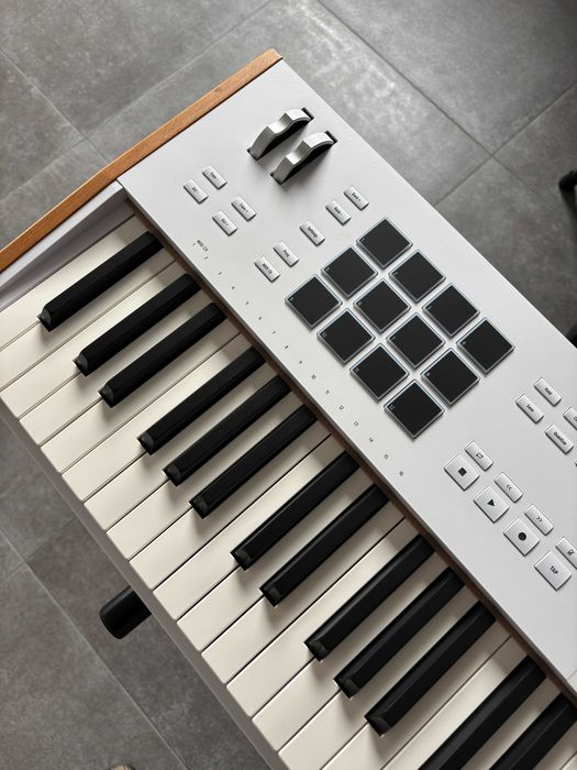 Teclado Arturia KeyLab Mk3 88 Branco COMO NOVO