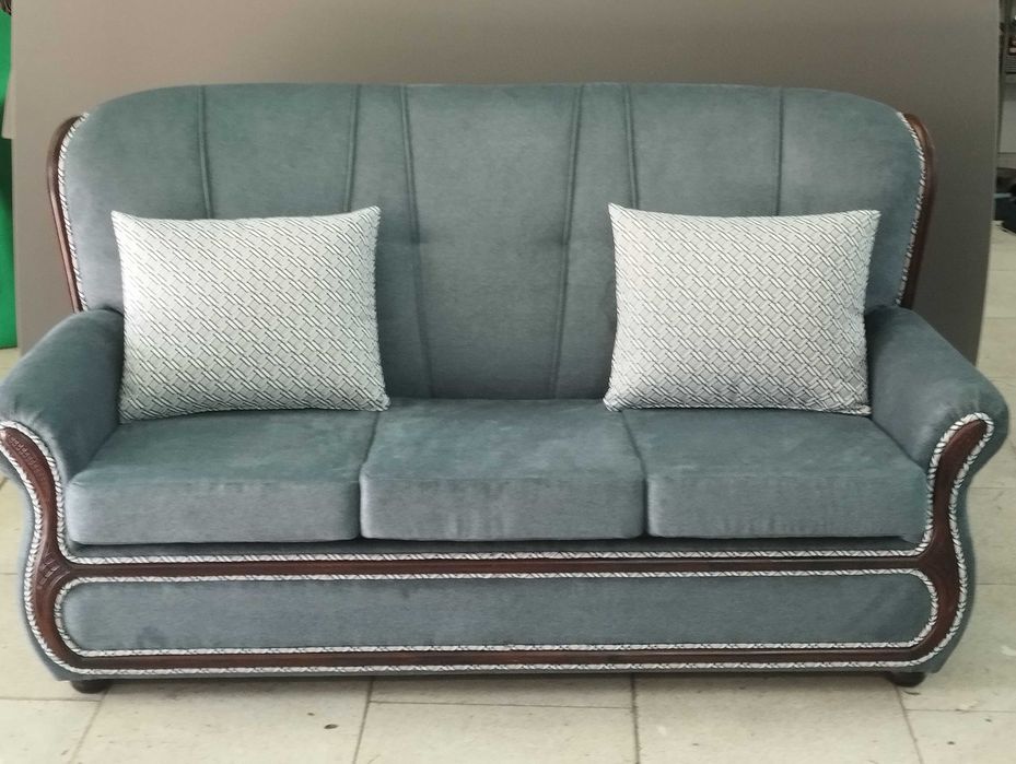 Vendo sofá cama novo.